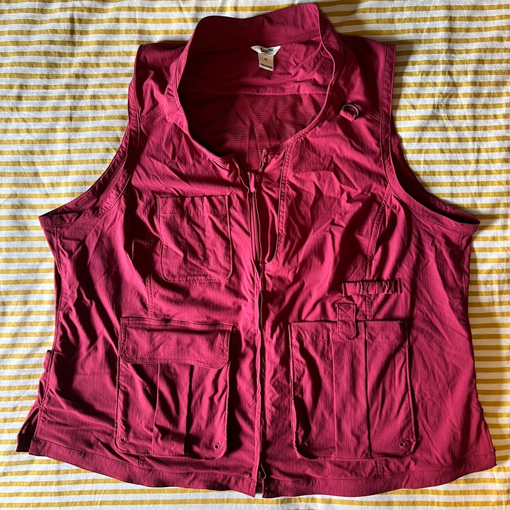 Duluth Trading Company Cranberry Colored Vest Utility Pockets Women’s XXL 2XL